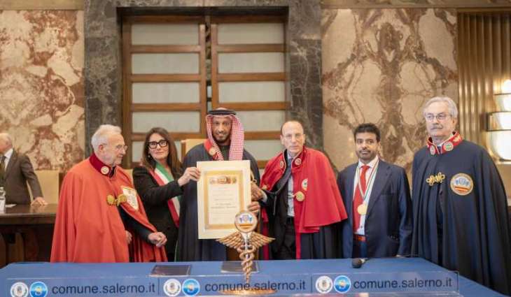 جامعة ساليرنو الطبية الإيطالية تمنح عبدالله آل حامد الدكتوراة الفخرية في العلوم الإنسانية وعضوية الكلية العليا