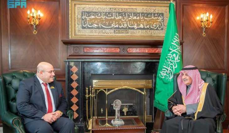 أمير منطقة تبوك يستقبل رئيس مجلس بلدية معان بالأردن