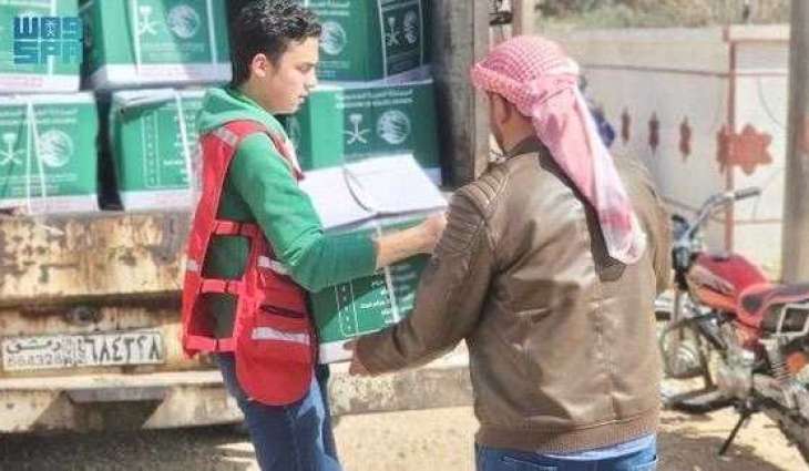مركز الملك سلمان للإغاثة يوزّع 259 سلة غذائية في بلدة شنشار بمحافظة حمص