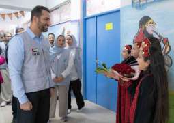 سلطان بن أحمد القاسمي يزور مخيم ماركا للاجئين ومؤسسات إنسانية في الأردن