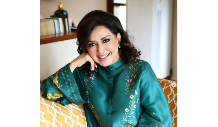 Dharmendra laid down at feet of my mother Noor Jehan during India visit: Hina Durrani