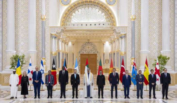 رئيس الدولة يتسلم أوراق اعتماد سفراء عدد من الدول الصديقة
