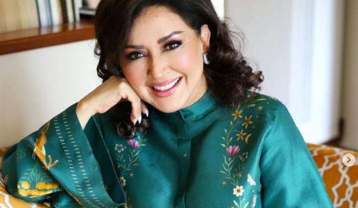 Dharmendra laid down at feet of my mother Noor Jehan during India visit: Hina Durrani