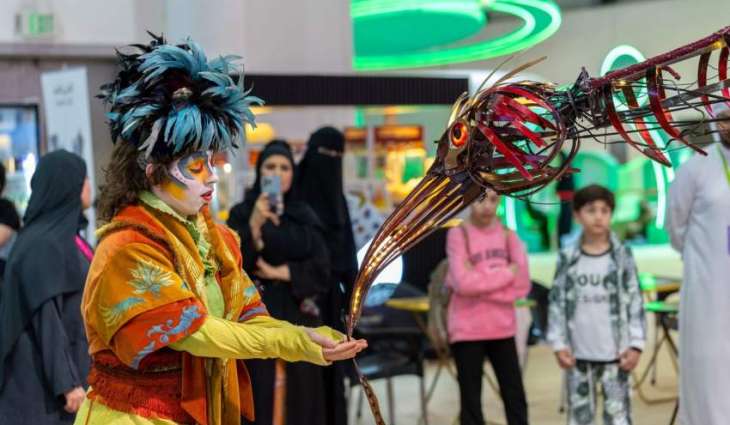 Giant bird puppet takes flight at SCRF 2025, dazzling young imaginations