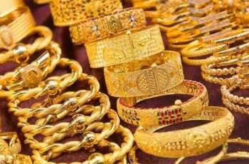 Gold prices drop further in Pakistan amid global market decline