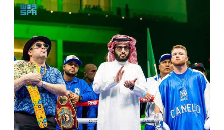 كانيلو ألفاريز يفوز ببطولة العالم بلا منازع للوزن المتوسط الفائق ضمن فعاليات موسم الرياض