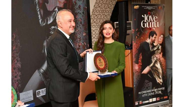 Ambassador Tirmizi Honors Pakistani Film Stars in Dubai