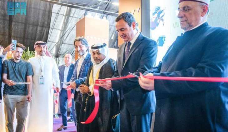 رئيس وزراء كوسوفو يفتتح معرض 