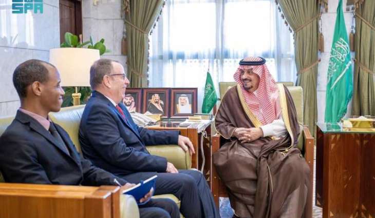 أمير منطقة الرياض يستقبل سفير جمهورية كوبا لدى المملكة