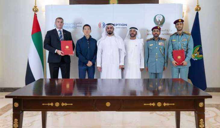 سيف بن زايد يشهد إطلاق مبادرة لتطوير مهارات الذكاء الاصطناعي لمنتسبي وزارة الداخلية