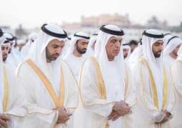 سعود بن صقر يؤدي صلاة عيد الأضحى المبارك بمصلّى العيد الكبير في خزام