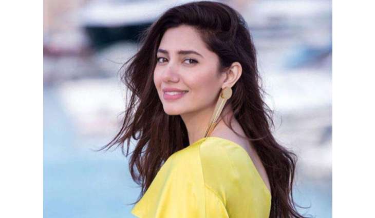 Mahira Khan reveals bangles as her favorite gift from husband during film promotions