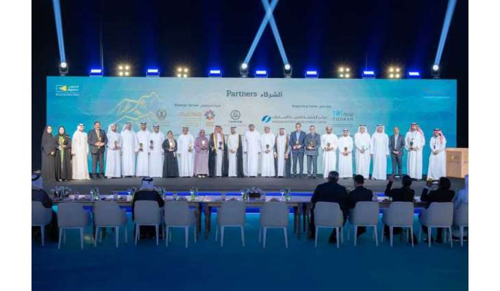 Abdullah bin Salem honours Sharjah Excellence Award 2024