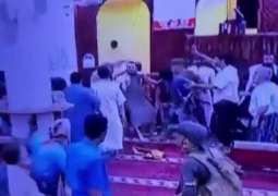 مسلحون یختطفون امام المسجد و یعتدون علیه أمام المصلین في الیمن