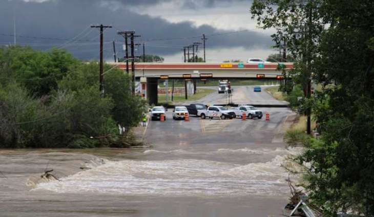 At least 10 dead, several people missing after heavy rains flood in Texas
