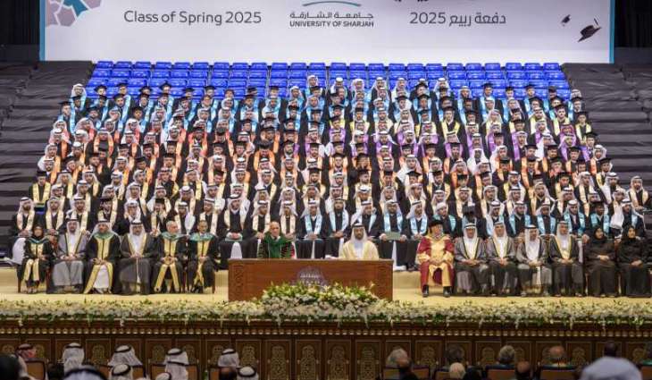 سلطان بن أحمد القاسمي يشهد حفل تخريج دفعة ربيع 2025 من جامعة الشارقة