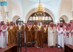 نائب أمير منطقة الرياض يؤدي صلاة الميت على عبدالرحمن بن صالح الشثري