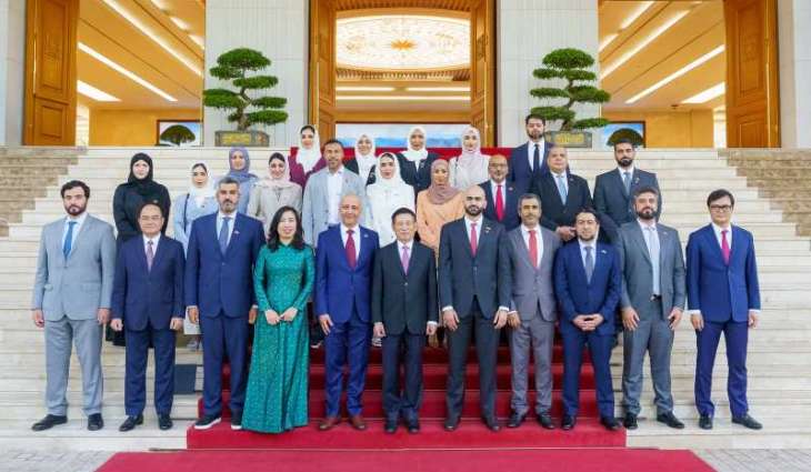 منتسبو برنامج قيادات حكومة الإمارات يتعرفون على تجربة فيتنام في التحول التنموي