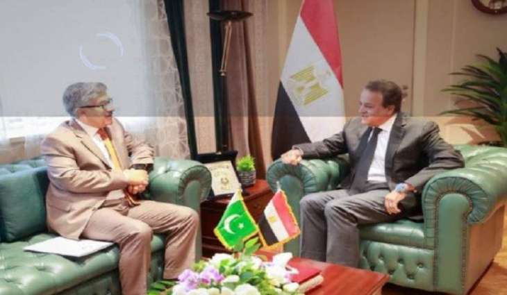 سفیر باکستا لدی القاھرة یجتمع برئیس مجلس الوزراء المصري الدکتور خالد عبدالغفار