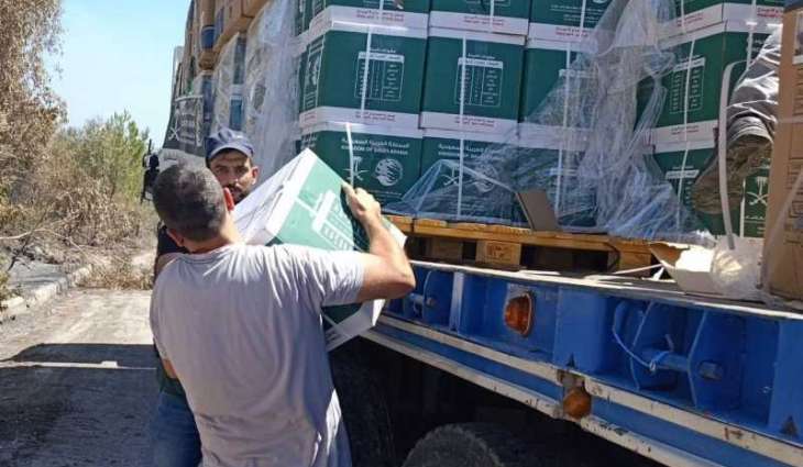 مركز الملك سلمان للإغاثة يواصل توزيع المساعدات الإغاثية للأسر المتضررة من الحرائق في عدة قرى بريف اللاذقية