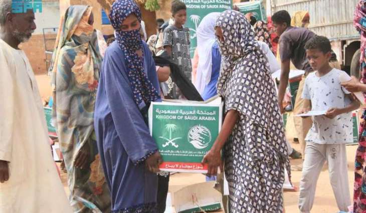 مركز الملك سلمان للإغاثة يوزّع (800) سلة غذائية في محلية بحري بولاية الخرطوم في السودان