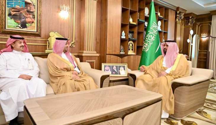 أمير منطقة جازان يستقبل مدير بنك الرياض بمنطقتي جازان ونجران