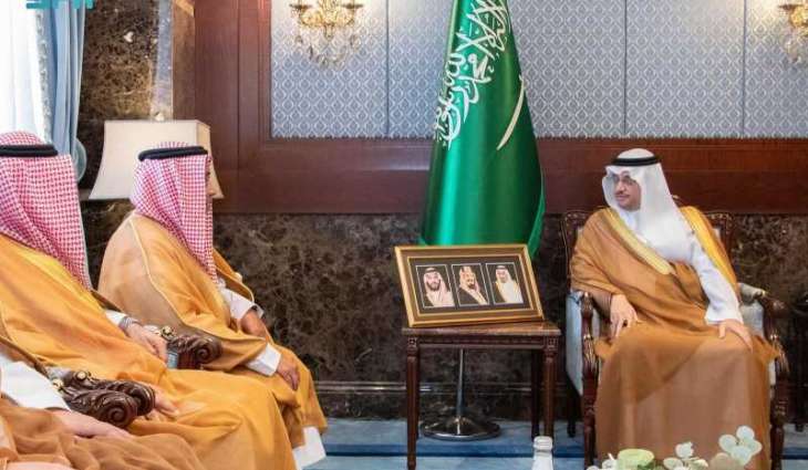 مُحافظ الأحساء يستقبل نائب وزير البلديات والإسكان