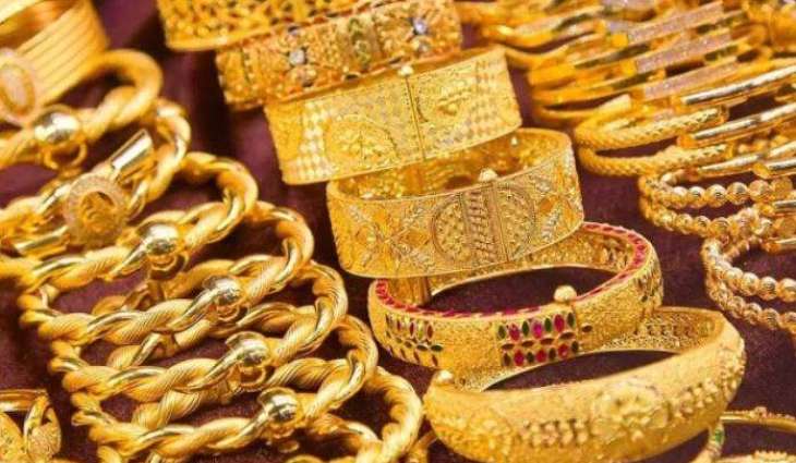 Gold price declines by Rs900 per tola in Pakistan