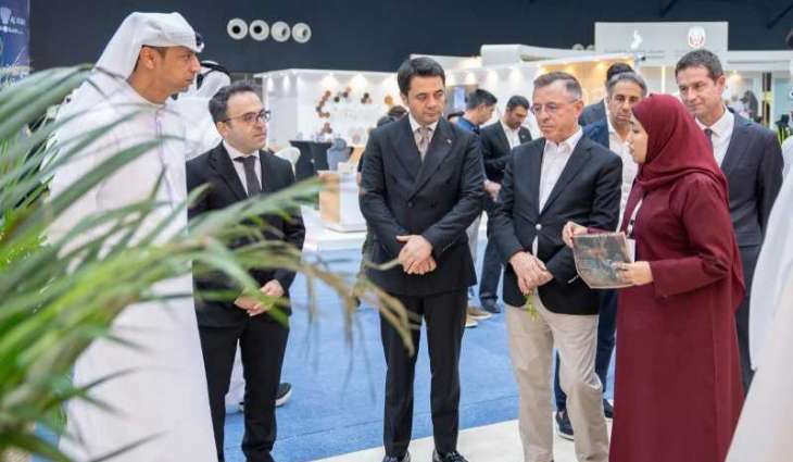 وفد من السفراء المعتمدين لدى الدولة يزور مهرجان ليوا للرطب