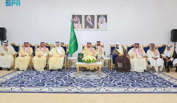 الأمير جلوي بن عبدالعزيز يلتقي مسؤولي وأهالي محافظة ثار
