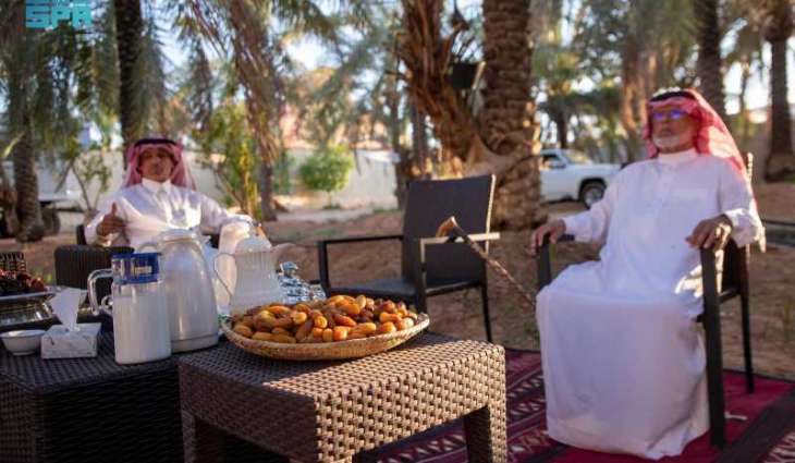 بواكير التمر تتصدر موائد الضيافة في الجوف