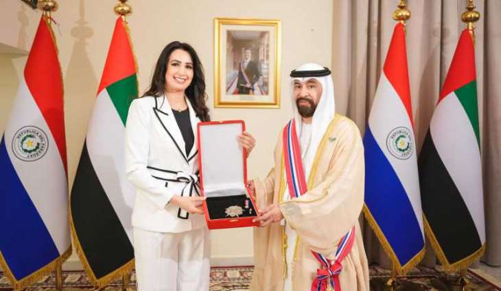 الباراغواي تمنح سفير الإمارات وسام الاستحقاق الوطني بدرجة الصليب الأكبر تقديراً لدوره في توطيد العلاقات الثنائية