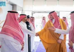 الأمير عبدالعزيز بن سعود يتابع سير العمل في وكالة وزارة الداخلية للأحوال المدنية