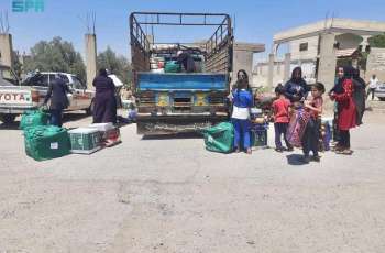 KSrelief Distributes Food Baskets to the Displaced in Syria