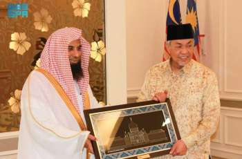 Prophet's Mosque Imam Meets with Malaysian Deputy Prime Minister in Kuala Lumpur