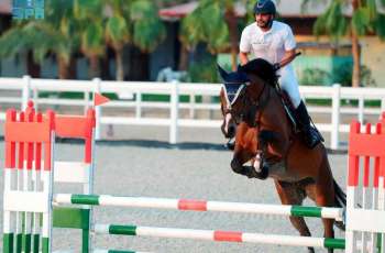 مرابط الخيول على شواطئ جدة.. وجهة سياحية تجمع بين الرياضة والترفيه
