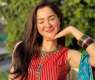 Hania Amir’s new photos spark social media buzz