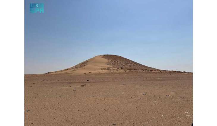 تل المركوز.. معلم جغرافي وتاريخي بارز في صحراء الحدود الشمالية