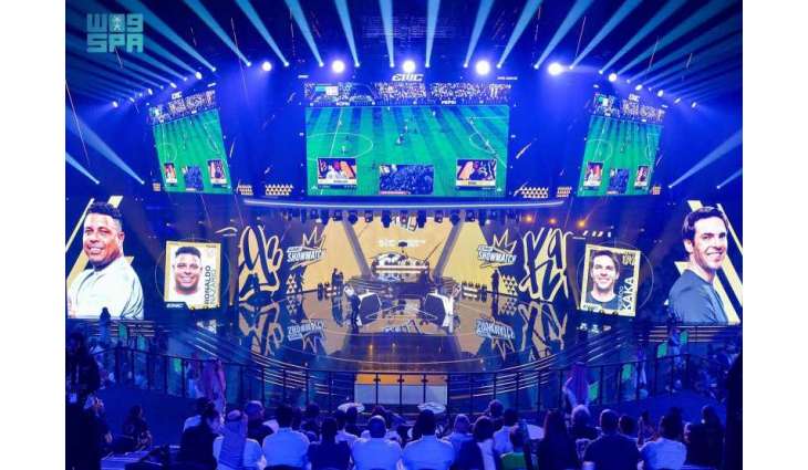 كاكا يتفوق على رونالدو في مواجهة استعراضية بكأس العالم للرياضات الإلكترونية 2025