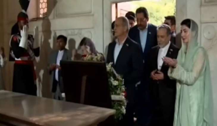 الرئیس الایراني مسعود بزشکیان یزور ضریح الشاعر محمد اقبال