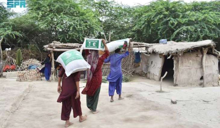 KSrelief Distributes 1,990 Food Baskets in Pakistan’s Sindh Province