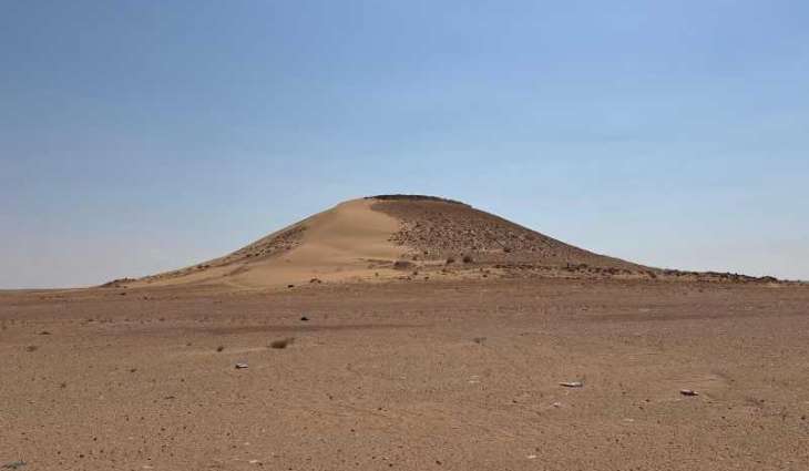 تل المركوز.. معلم جغرافي وتاريخي بارز في صحراء الحدود الشمالية