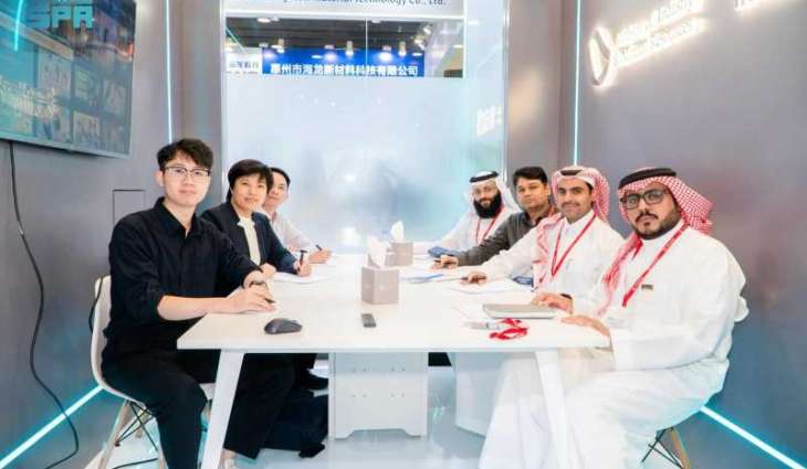 وزارة الصناعة والثروة المعدنية تشارك في المعرض العالمي لصناعة البطاريات وتخزين الطاقة بالصين