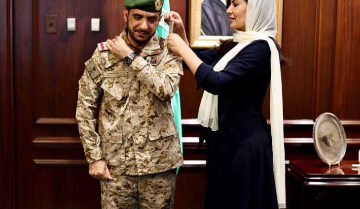 سمو سفيرة المملكة لدى الولايات المتحدة تقلّد الملحق العسكري رتبته الجديدة