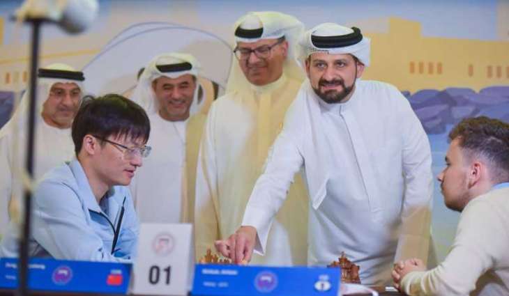 لاعب بيلاروسيا يتصدر بطولة 