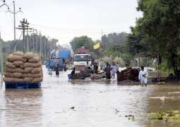 Thousands evacuated as floods swamp eastern Pakistan villages