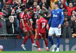 Liverpool defeat Everton to extend Premier League lead