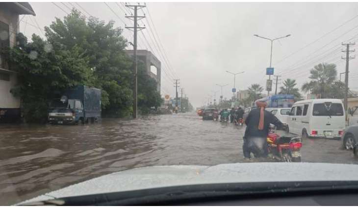 Villages submerged as Sutlej overflow triggers breaches in Muzaffargarh