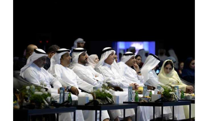 سلطان بن أحمد القاسمي يشهد جلسة بعنوان 