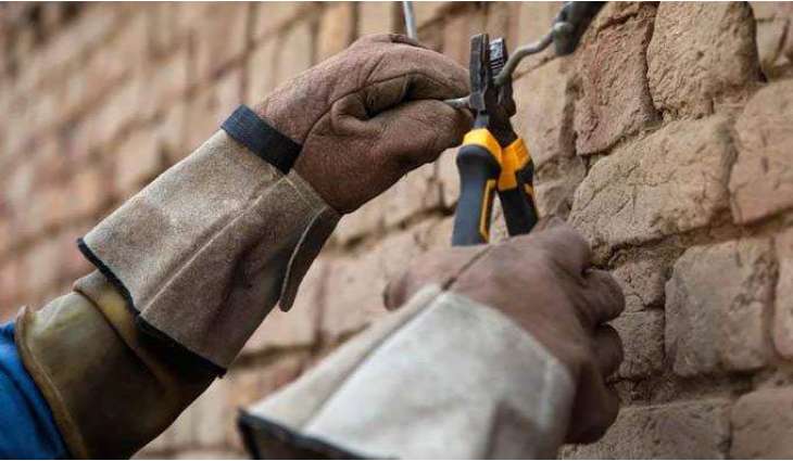 Lahore electricity theft suspect with 22 cases caught red handed

 